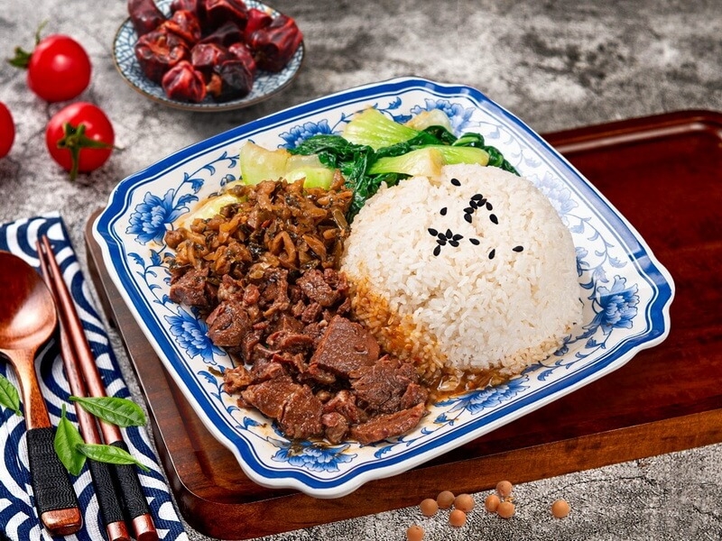 1美味牛腩饭_调整大小.jpg
